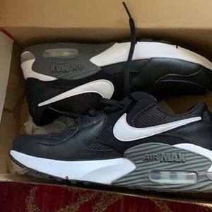 Women Nike Air Max 9.5 brand new